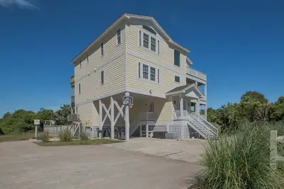 Image de Sun Kissed | Semi-Oceanfront | South Nags Head | Sleeps 14
