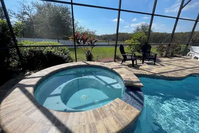 Image de Beautiful Modern Home with Games Room, Private Pool and Spa Near to Attractions