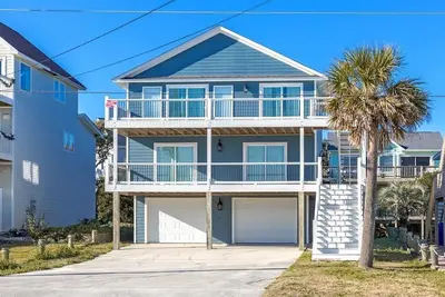 Image de Summer Salt - Nicely decorated 4 Br, 3 Ba home in Surf City! Dog Friendly!