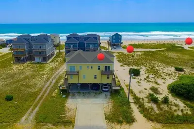 Image de Seaclusion - Cozy 4 Bedroom Home; 2 Covered Porches; Elevator and Ocean Views!