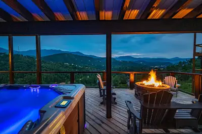 Image de Free Attractions! 180° Views, 10per swimspa, Gas Firepit, Arcade room.