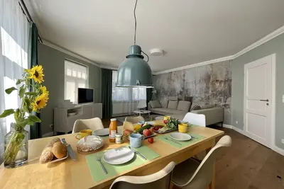 Image de Tolle Familienwohnung mit Ausblick auf Stadtkanal und St. nikolai Kirchenschiff