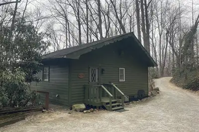 Image de Mountain Resort Cabin with outdoor gas firepit, and mountain stream!