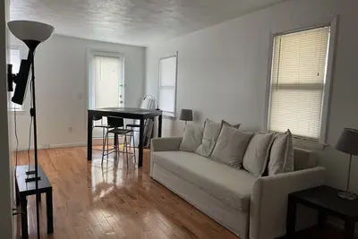 Image de Federal Hill 2 bedroom King bed Parking Please Read Description Before Booking
