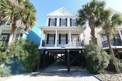 Image de Oceanfront 5 Br Beach House with a Heated Private Pool! Tranquility