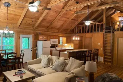 Image de Rustic Retreat at Enid Lake