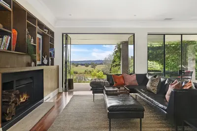 Image de Donegal - Contemporary country home with pool. 4pm check-out Sunday’s