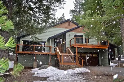 Image de North Star Cabin! 5 Beds - 5 Baths - 5 Stars!