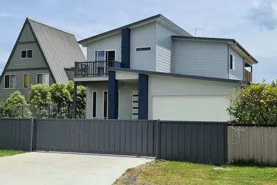 Image de 4 bedrooms, large deck, park views