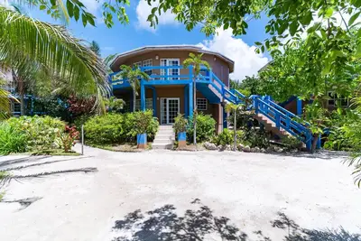 Image de Boutique Resort in Belize Partial Ocean View Suite