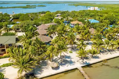 Image de Tropical Garden View Suite in Oceanfront Resort