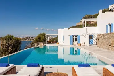 Image de Villa extravagante a Mykonos | Villa Ulmo Deus Iii | Piscine privee | 5 chambres | Bord de l eau | A