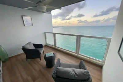 Image de Oceanfront Modern 2 bedroom with Spectacular Views