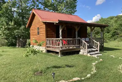 Image de Tiny cabin farm stay!
