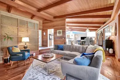 Image de Mid-Century Modern House with Hot Tub Near Country Club