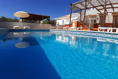 Image de Huge Accessible Group Villa, No Chlorine Pool, Hot Tub Games area, Cinema Room