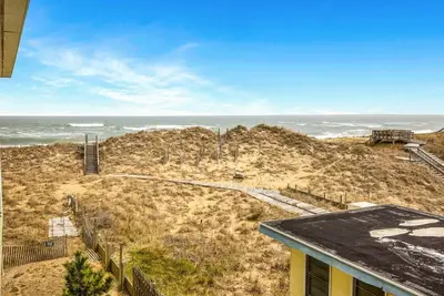 Image de Condo vue Oceanside avec vue sur le sud, balcon privé et salles de bains surclassées à First Flight Retreat