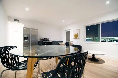 Image de Beutiful apart close to beach & shops w/parking