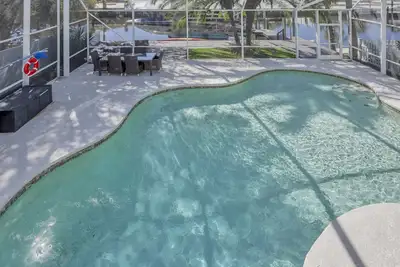 Image de Waterfront Resort with screened Heated Pool nestled in secluded Tampa Shores!