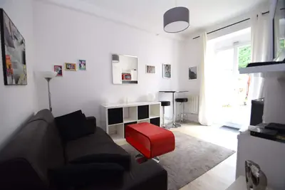 Image de 2 pièces avec terrasse, proche Paris