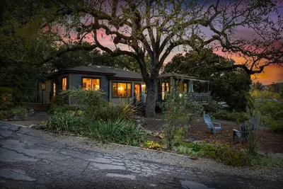 Image de Bennett Valley Eden | Complimentary wine tasting at Croix included!