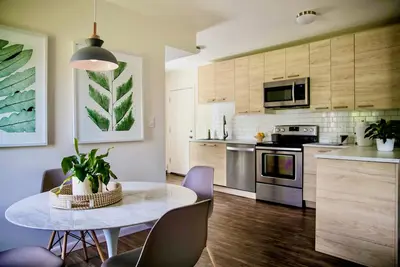 Image de Newly Restored 2br / Walk to Main St