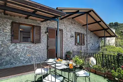 Image de Joli appartement avec Wifi, climatisation, Tv, terrasse, vue panoramique, parking, près de Sorrente