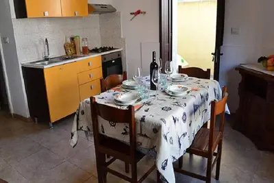 Maison de vacances de trois pièces avec espace extérieur et à quelques pas de la falaise