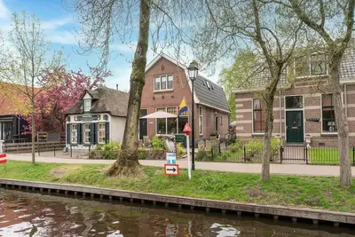 Image de Appartement א Giethoorn avec Jardin