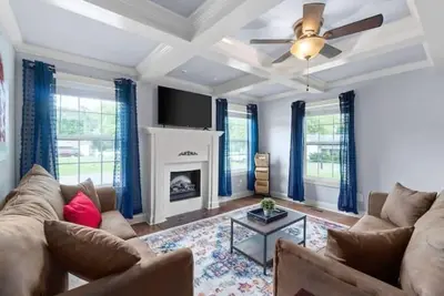 Image de Near Campbell & Downtown –Cottage & Carriage House