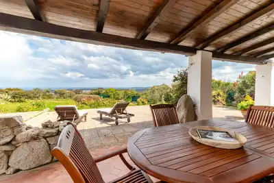 Charmante \"Villa Vista Mare Santa Teresa\" au vert avec vue sur mer, jardin et terrasse