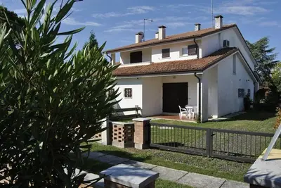 Image de Maison de vacances Caorle pour 1 - 6 personnes avec 2 chambres à coucher - Maison mitoyenne