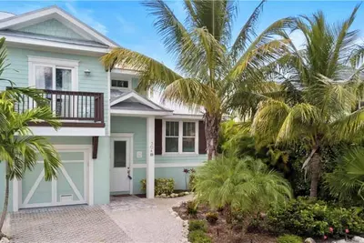Image de Anna Maria - Holmes Beach - 3bd 2bth Home - Private Heated Pool - Walk To Beach