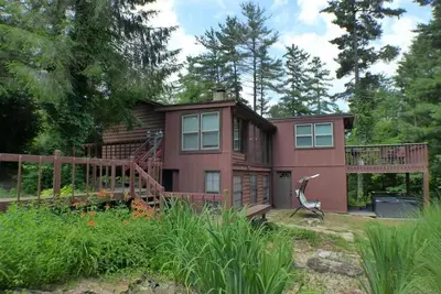Image de Hocking Hills Cottage with beautiful pond