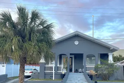 Image de Beautiful and spacious house in the Perfect location! ! !