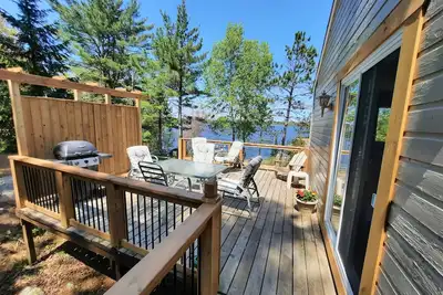 Image de Very Private Lakefront Cottage  in sheltered cove on Lake Nipissing South Bay
