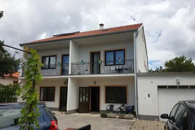 Image de Appartement de vacances Jadranovo pour 1 - 4 personnes avec 2 chambres à coucher - Appartement de va