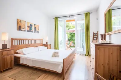 Image de Zlatni Bol Apartments - Studio S3 South Terace & Private Garden