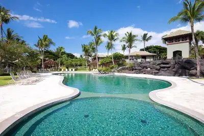 Image de Includes Mauna Lani Beach Club Pass. Fairways at Mauna Lani 704