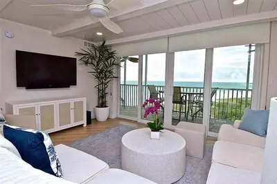 Image de Luxury On The Beach in the Heart of Siesta Key at Crystal Sands 809