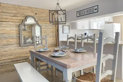 Image de Beach Chic Oasis!
