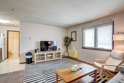 Image de Walk to hospital&campus|Free parking|w/ desk&works