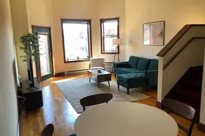 Image de Jacuzzi Loft-1Br Extnd Stay Near Capitol!