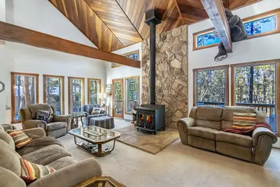 Image de Spacious Angel Fire Cabin Near Skiing, Hiking, and Fishing
