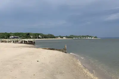 Image de Wine Country Getaway on Private Street & Peconic Bay Neighborhood Beach Access