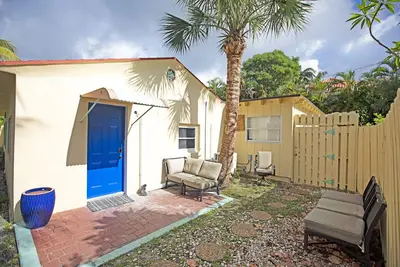 Image de 1 Bedroom Unit Completely Renovated close to Atlantic Ave and Beach