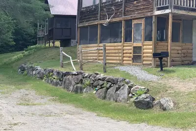 Image de Lower Chalet, Gore Mountain Skiing, Pool/Ac/Woodstove, Cozy Cabin, Loon Lake.