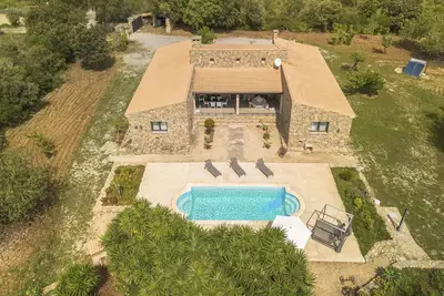 Image de Maison de vacances privée avec Wifi, piscine privée, Tv, patio, vue panoramique, parking