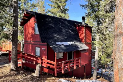 Image de Entire Cabin! Cozy 2 bedroom that sleeps 6. Just minutes from Snow Valley!