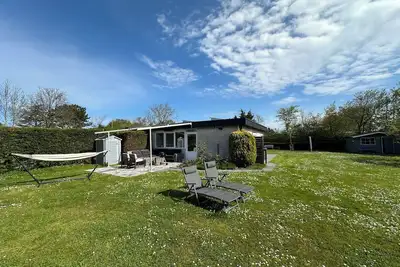 Image de Freistehende Ferienhaus mit 900 qm Grundstück an Nordsee und Grevelingen Meer